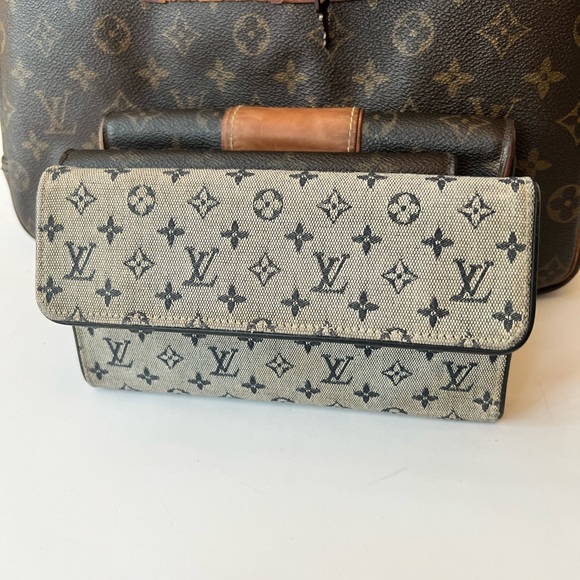 Louis Vuitton Mini Lin Navy Blue Wallet - Picture 9 of 14